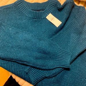 American Eagle Sweater in turquoise color